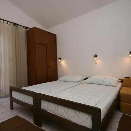Apartment By The Sea Zaostrog, Makarska - 6799 *